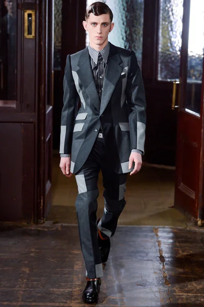Look 16